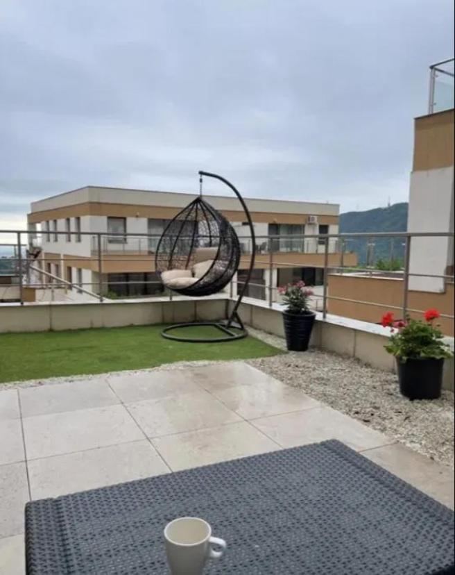 Londof Luxury Apartments - With A Panoramic View Over The City Braşov Esterno foto